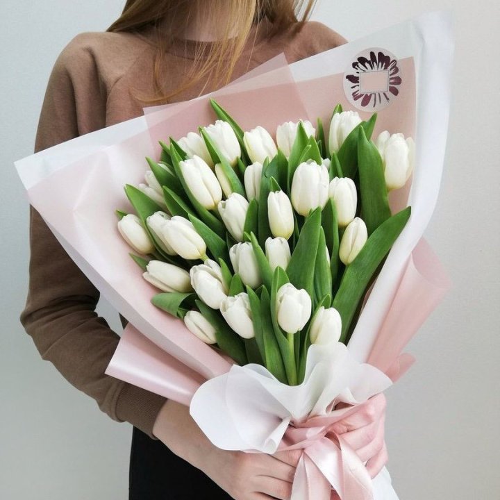 Букет белых тюльпанов "Моника" в Владикавказе