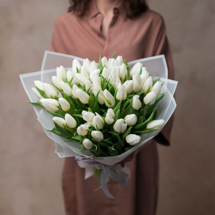 51 белый тюльпан в Владикавказе