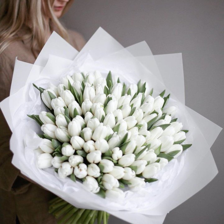 101 белый тюльпан в Владикавказе