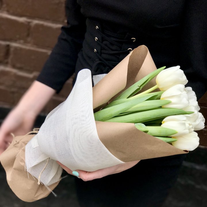 Букет белых тюльпанов в Владикавказе